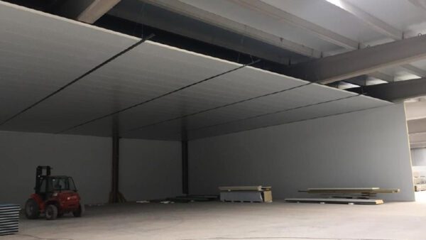 InstalaciÃƒÂ³n de paneles frigorÃƒÂ­ficos por Global Cubiertas